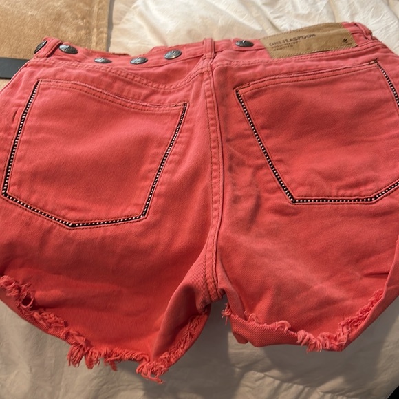 Coral High Waist Bandits Shorts - Picture 3 of 3